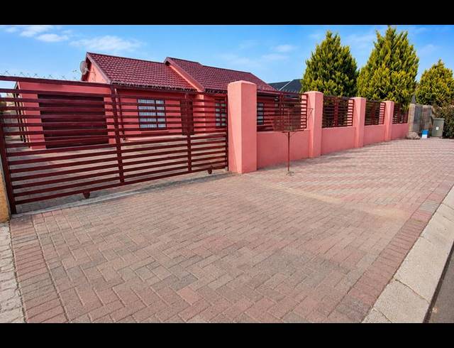 3 BEDROOM HOUSE FOR SALE IN VISTA PARK